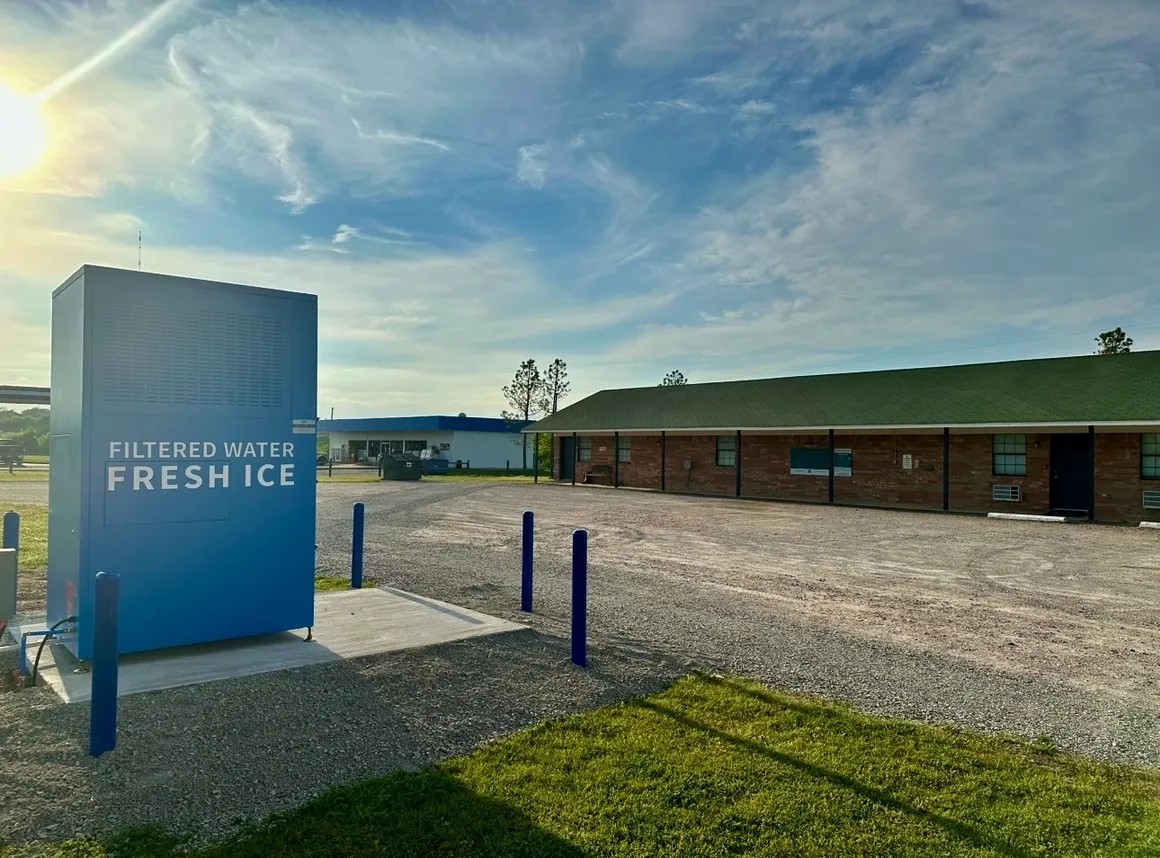 Lakeside Motel, Cabins & RV Park exterior