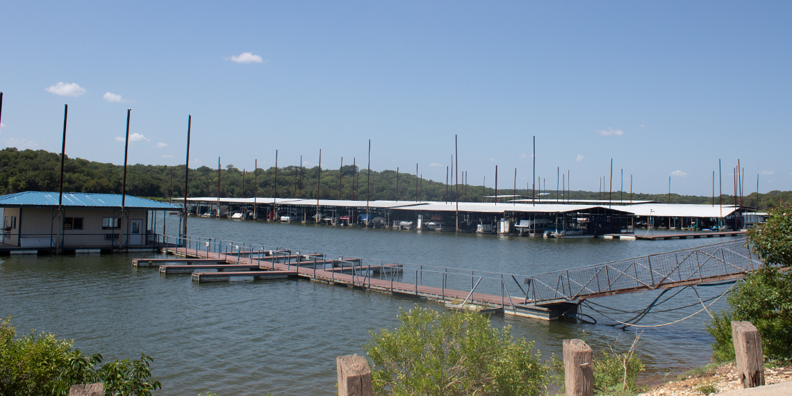 Little Glasses Resort & Marina