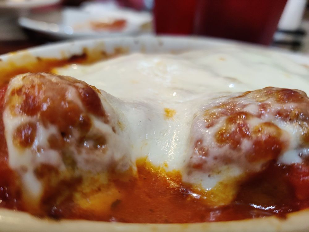 Napoli's Pizza margherita pie on wood board